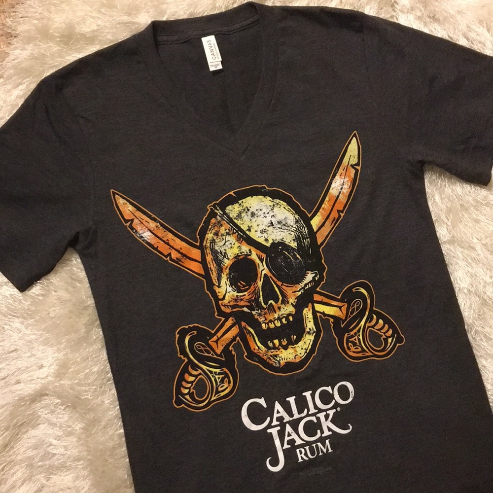 NWOT Calico Jack Rum V-Neck T-shirt XS